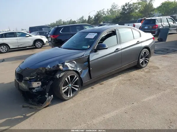 WBA8B9G56JNU95938 2018 BMW 3ER - Image 2