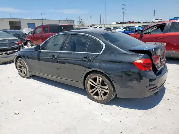 WBA8B9G56JNU96216 2018 BMW 3ER - Image 2
