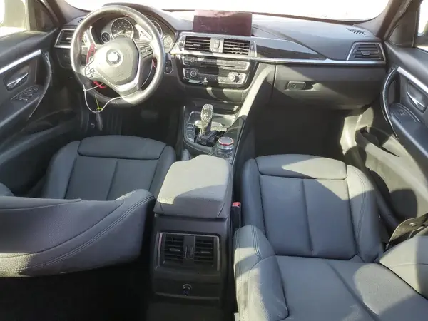 WBA8B9G56JNU97964 2018 BMW 3ER - Image 8