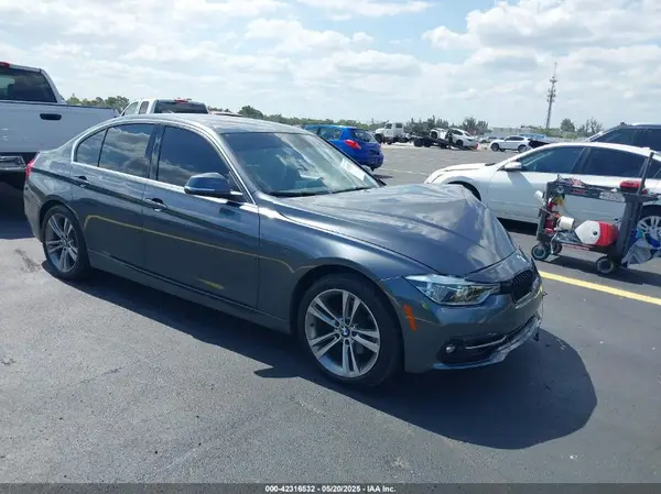 WBA8B9G56JNU98211 2018 BMW 3ER - Image 1