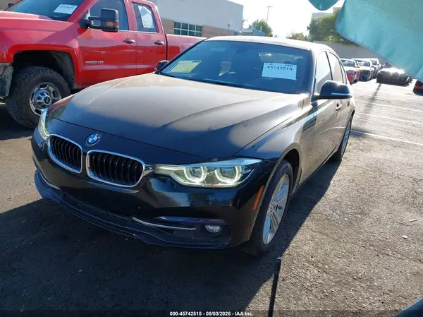 WBA8B9G56JNU98953 2018 BMW 3ER - Image 2