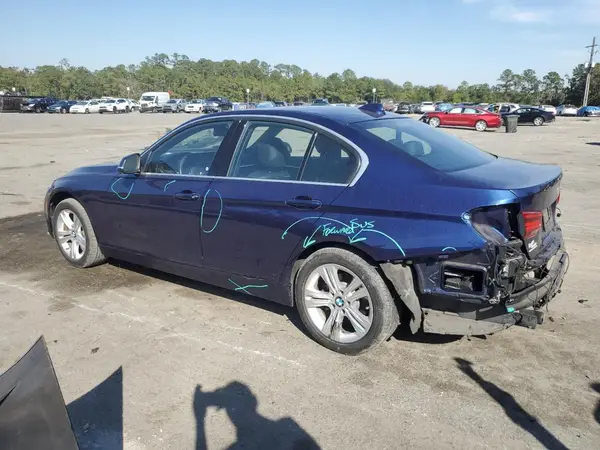 WBA8B9G56JNU99634 2018 BMW 3ER - Image 2