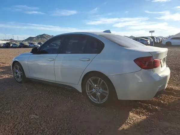 WBA8B9G56JNU99813 2018 BMW 3ER - Image 2