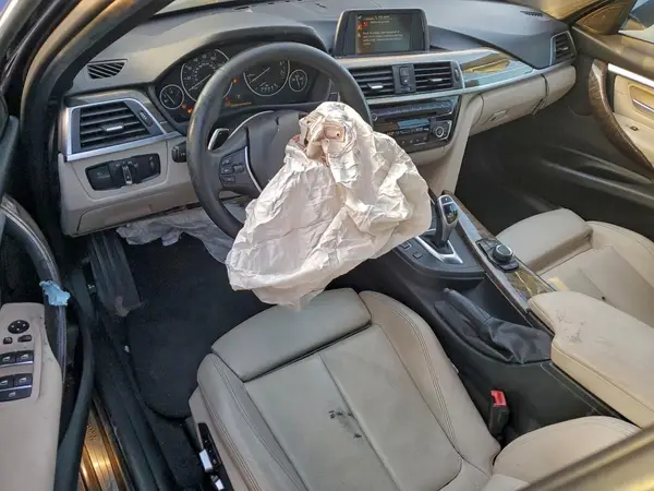 WBA8B9G57HNU48556 2017 BMW 3ER - Image 8