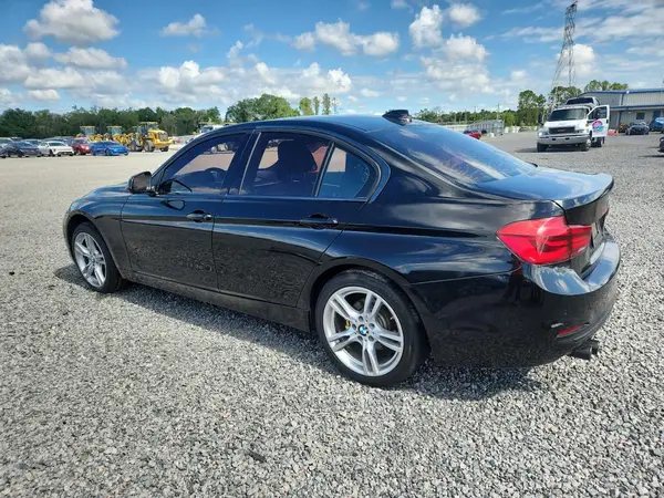 WBA8B9G57HNU49917 2017 BMW 3ER - Image 2