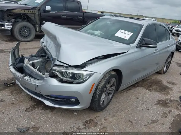 WBA8B9G57HNU50744 2017 BMW 3ER - Image 2