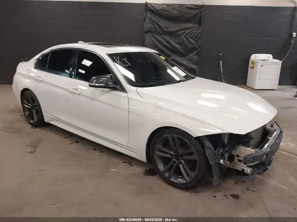 WBA8B9G57JNU57263 2018 BMW 3ER - Image 1