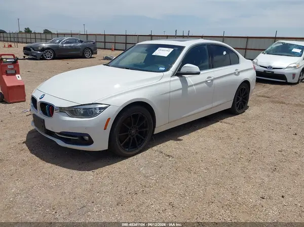 WBA8B9G57JNU57358 2018 BMW 3ER - Image 2