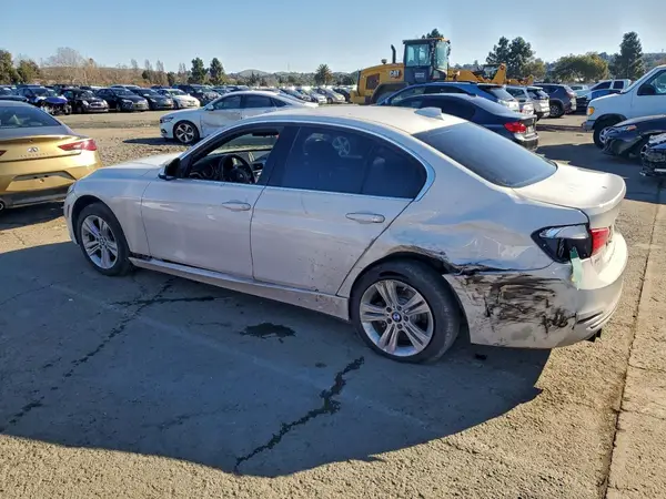 WBA8B9G57JNU57876 2018 BMW 3ER - Image 2