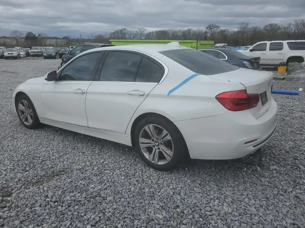 WBA8B9G57JNU96404 2018 BMW 3ER - Image 2
