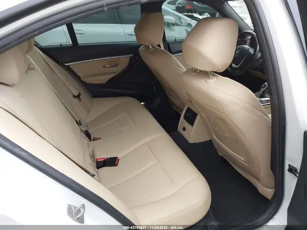 WBA8B9G57JNU97746 2018 BMW 3ER - Image 8