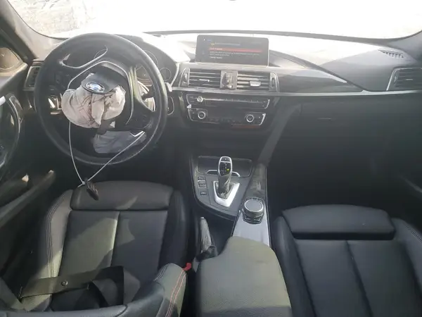 WBA8B9G57JNV00502 2018 BMW 3ER - Image 8