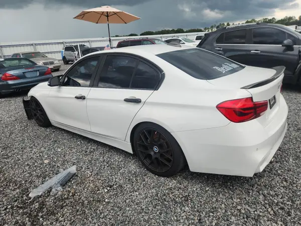 WBA8B9G58HNU09345 2017 BMW 3ER - Image 2