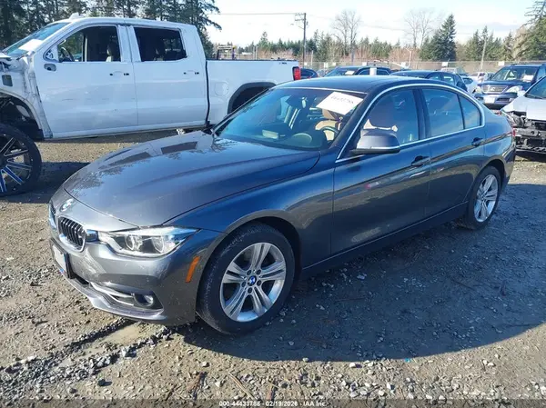 WBA8B9G58HNU09443 2017 BMW 3ER - Image 2