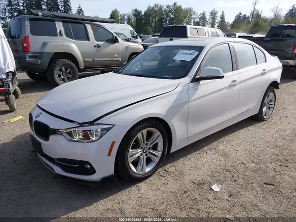 WBA8B9G58JNU58261 2018 BMW 3ER - Image 2