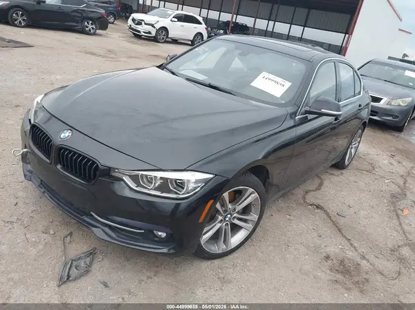 WBA8B9G58JNU96783 2018 BMW 3ER - Image 2