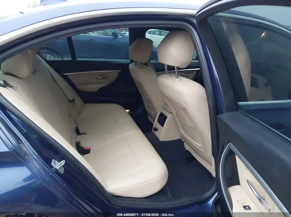 WBA8B9G58JNU97013 2018 BMW 3ER - Image 8