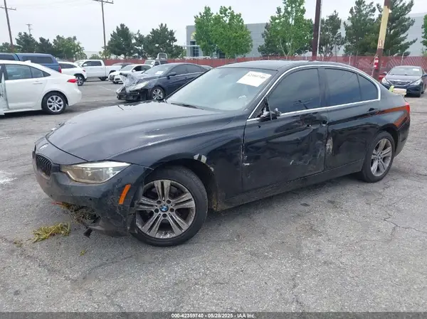 WBA8B9G58JNU97108 2018 BMW 3ER - Image 2