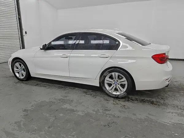 WBA8B9G58JNU97187 2018 BMW 3ER - Image 2