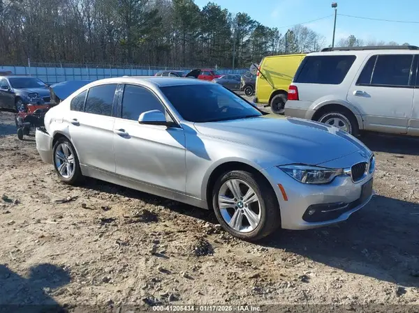 WBA8B9G58JNU97318 2018 BMW 3ER - Image 1