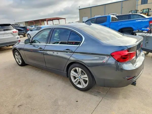WBA8B9G58JNU97481 2018 BMW 3ER - Image 2