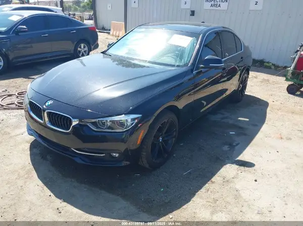 WBA8B9G58JNU97593 2018 BMW 3ER - Image 2