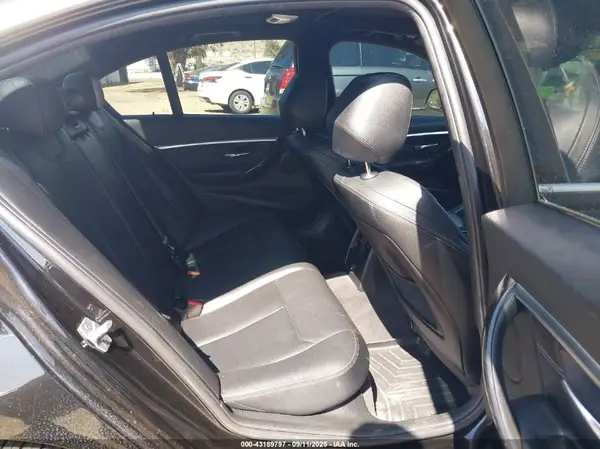 WBA8B9G58JNU97593 2018 BMW 3ER - Image 8