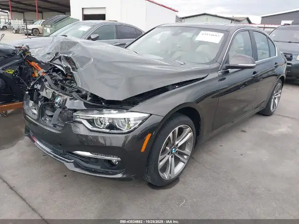 WBA8B9G58JNU97948 2018 BMW 3ER - Image 2
