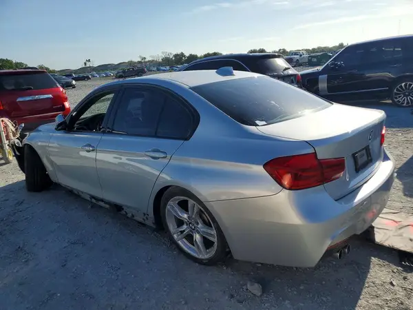 WBA8B9G58JNU98131 2018 BMW 3ER - Image 2
