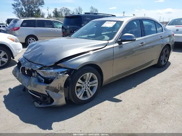 WBA8B9G58JNU98341 2018 BMW 3ER - Image 2