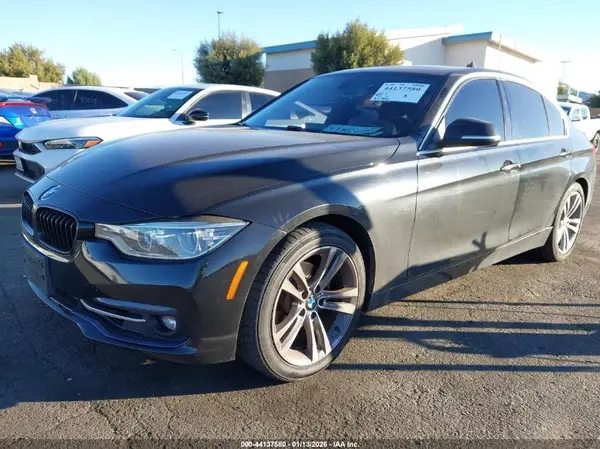 WBA8B9G58JNU99392 2018 BMW 3ER - Image 2