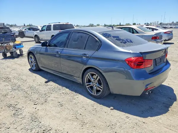 WBA8B9G58JNU99523 2018 BMW 3ER - Image 2