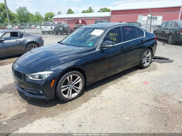 WBA8B9G59HNU48669 2017 BMW 3ER - Image 2