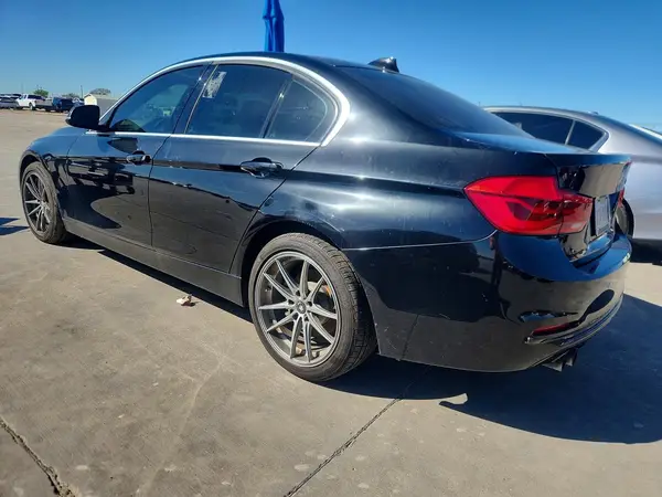WBA8B9G59HNU49966 2017 BMW 3ER - Image 2