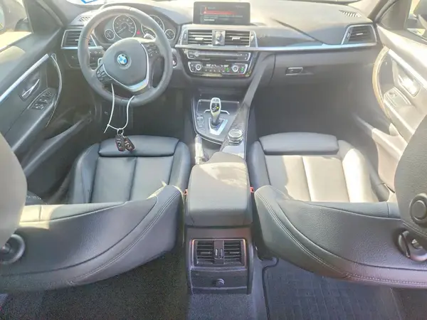 WBA8B9G59HNU49966 2017 BMW 3ER - Image 8