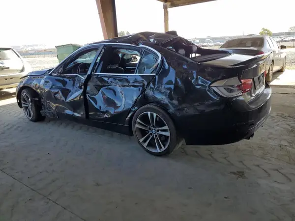 WBA8B9G59HNU50602 2017 BMW 3ER - Image 2
