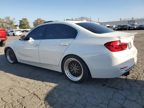 WBA8B9G59HNU50972 2017 BMW 3ER - Image 2