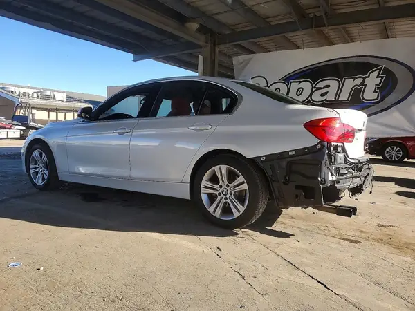 WBA8B9G59JNU58169 2018 BMW 3ER - Image 2