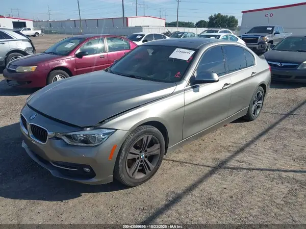 WBA8B9G59JNU98090 2018 BMW 3ER - Image 2