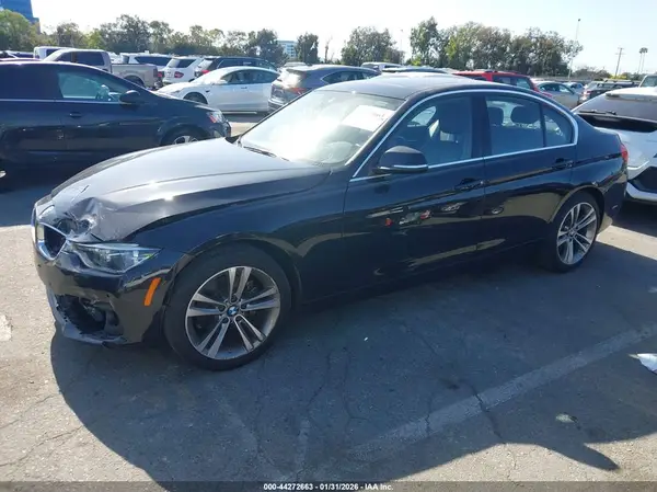 WBA8B9G59JNV00484 2018 BMW 3ER - Image 2