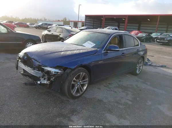 WBA8B9G5XHNU09590 2017 BMW 3ER - Image 2
