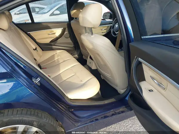 WBA8B9G5XHNU09590 2017 BMW 3ER - Image 8