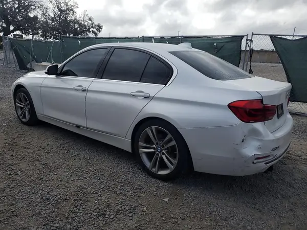 WBA8B9G5XHNU48437 2017 BMW 3ER - Image 2