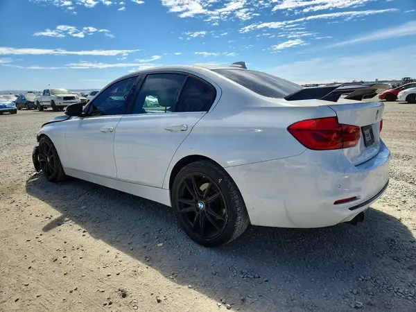 WBA8B9G5XHNU48907 2017 BMW 3ER - Image 2
