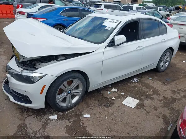 WBA8B9G5XHNU49068 2017 BMW 3ER - Image 2