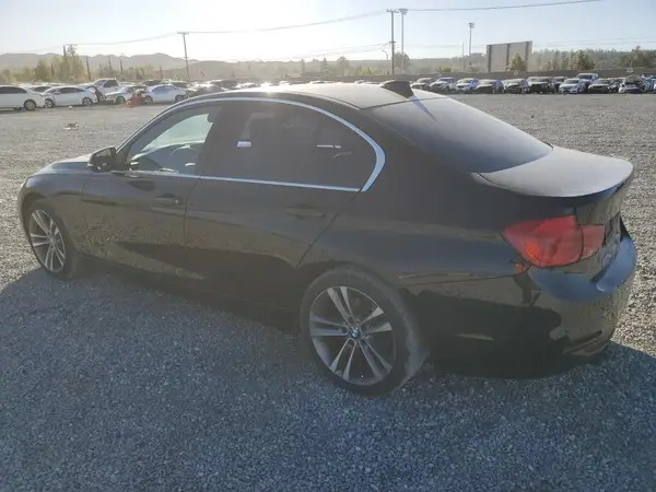 WBA8B9G5XHNU49832 2017 BMW 3ER - Image 2