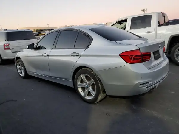 WBA8B9G5XHNU51077 2017 BMW 3ER - Image 2