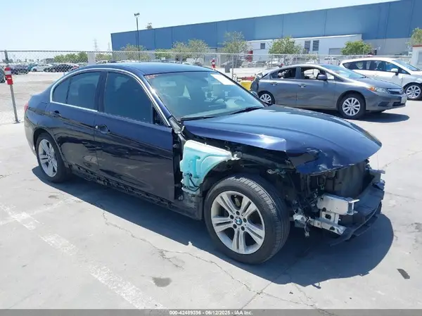 WBA8B9G5XHNU51094 2017 BMW 3ER - Image 1