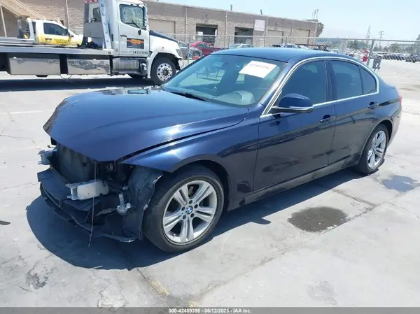 WBA8B9G5XHNU51094 2017 BMW 3ER - Image 2