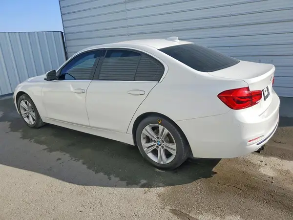 WBA8B9G5XJNU58035 2018 BMW 3ER - Image 2